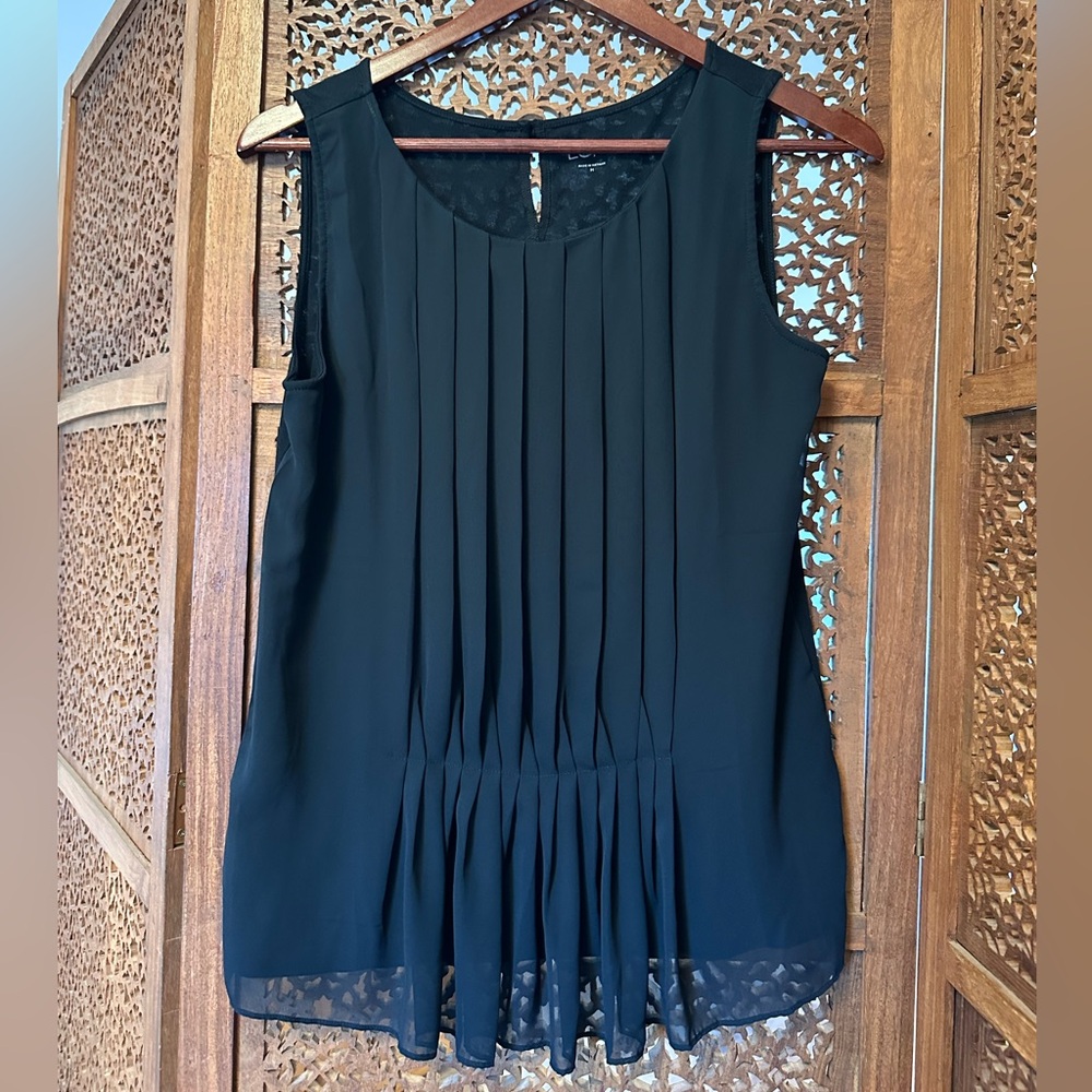 LOFT Black Sleeveless Top